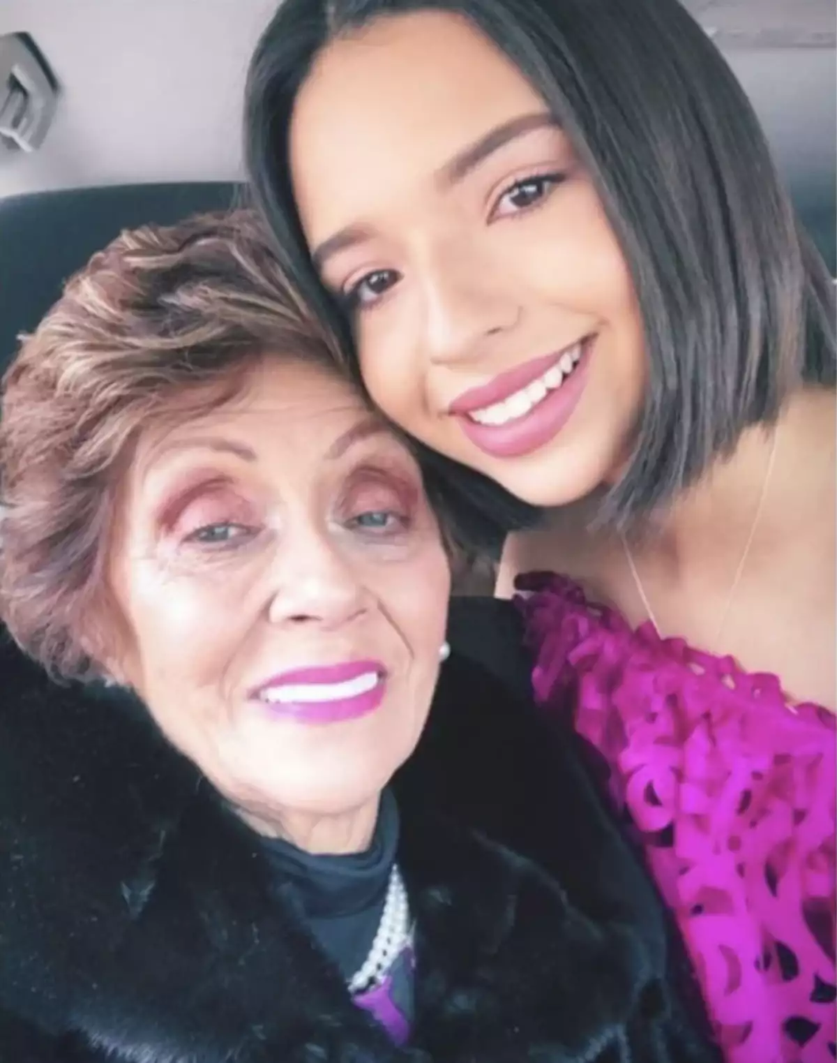 Doña Eva Mendoza y Ángela Aguilar