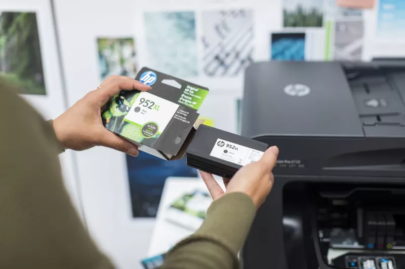 Usar cartuchos originales disminuye los problemas técnicos con las impresoras y les suma rendimiento.