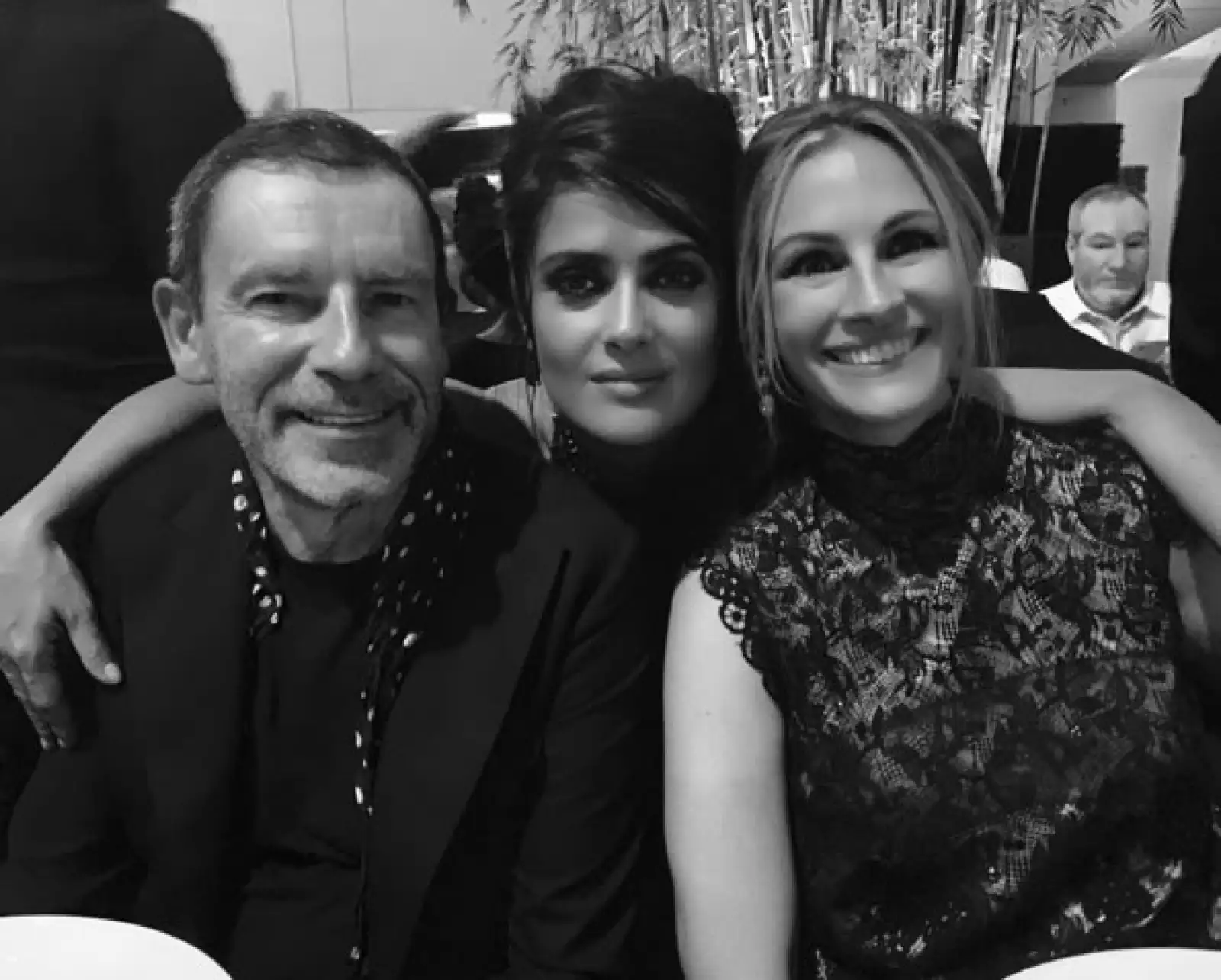 SPOTTED: Tomas Maier, Salma Hayek y Julia Roberts durante el homenaje a Diane Keaton y Paul McCarthy