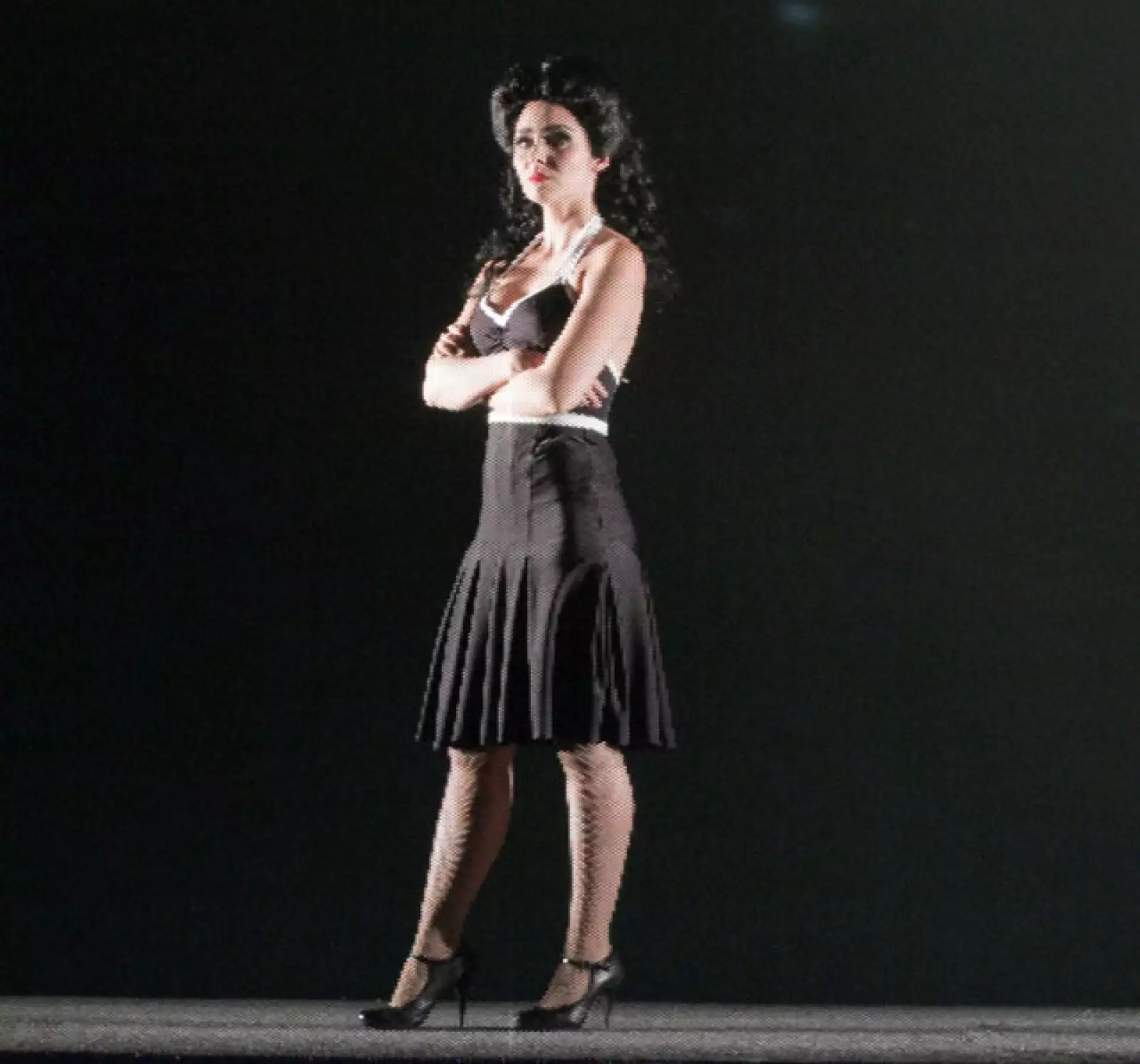 Ariadne Díaz como La Dalia Negra.