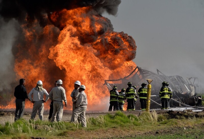 Incendio en toma clandestina de hidrocarburos