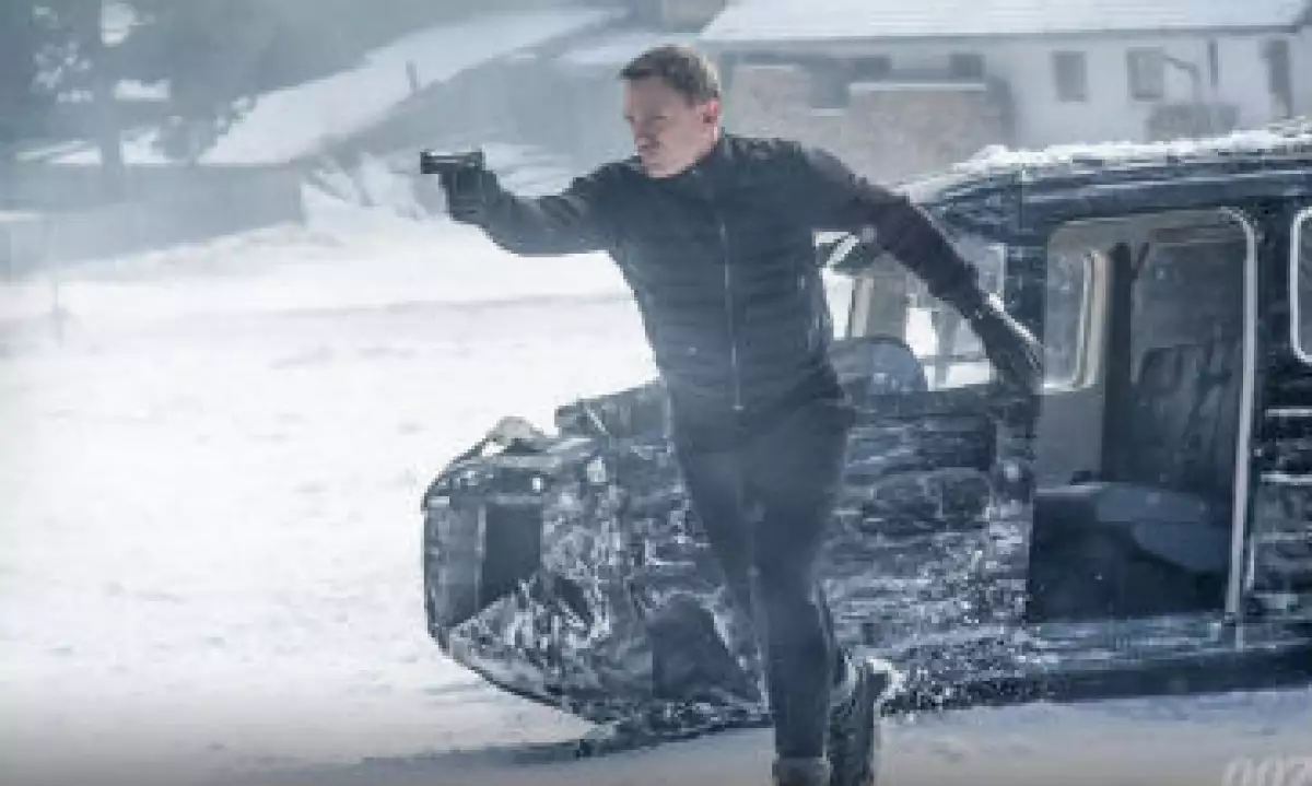 Daniel Craig da vida a un James Bond “humanizado y vulnerable” que le dio al personaje cierta relevancia, según un crítico del cine (Foto: Twitter/@007 )