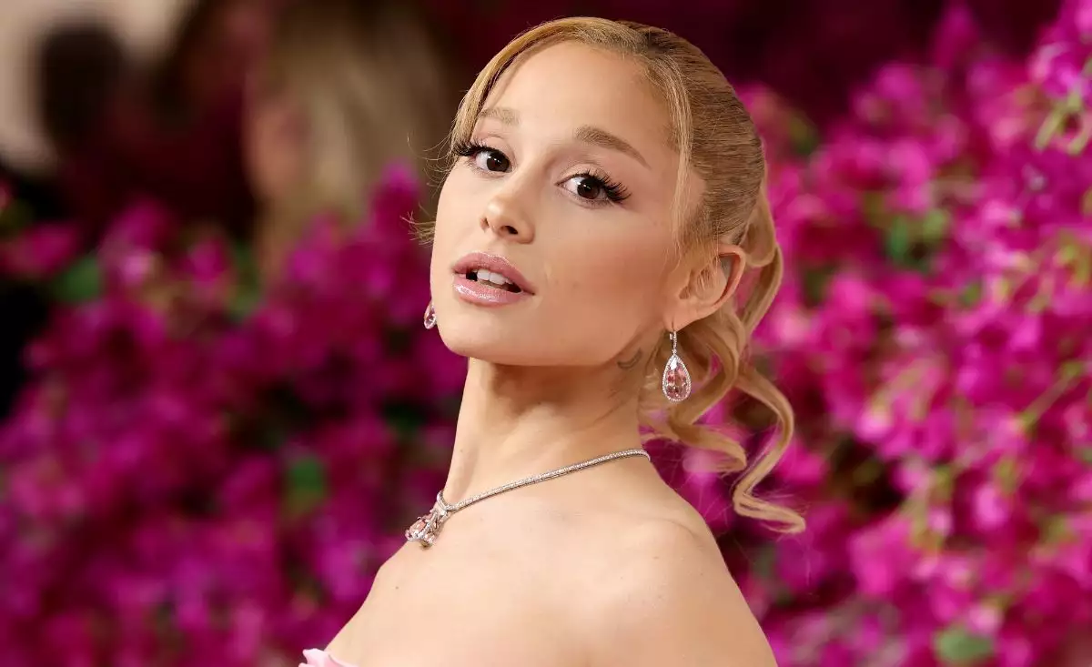 Ariana Grande elige Giambattista Valli para sus primeros Premios Oscar .jpg