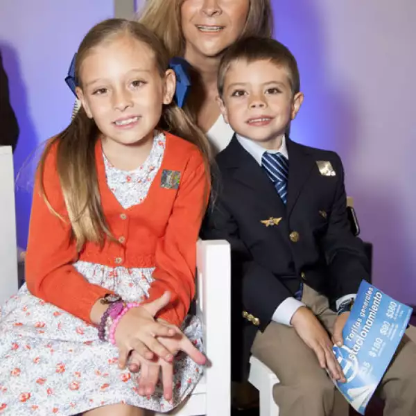 Rossana Bejos con Alexia y Javier García