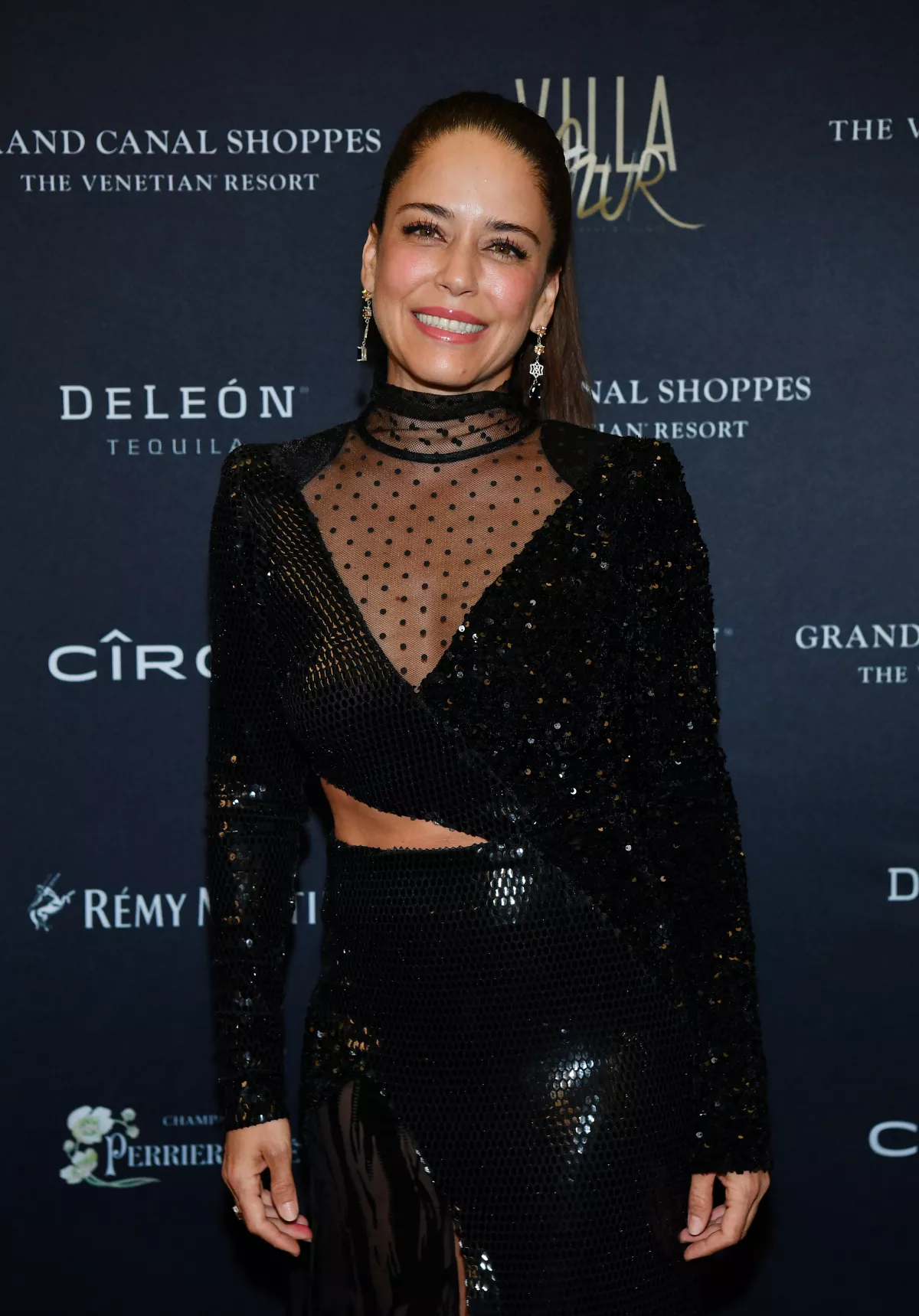 Ana Claudia Talancón en la inauguración de Villa Azur
