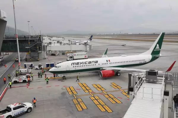 Mexicana de Aviación enfrenta obstáculos para la autosuficiencia a un mes del despegue
