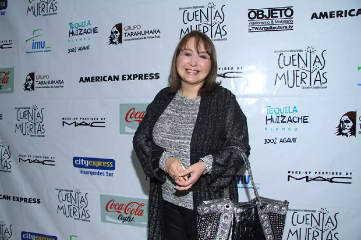 “Es verdad que mi lucha ha sido ardua, pero no me quejo, Dios sabe que ha valido la pena”, confiesa la actriz en esta primera parte de su autobiografía.