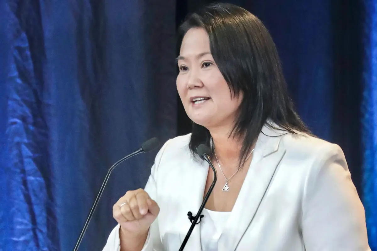 La candidata de derecha de Perú, Keiko Fujimori, habla durante el último debate con su oponente, el candidato socialista Pedro Castillo, antes de las elecciones de segunda vuelta del 6 de junio, en Arequipa, Perú, el 30 de mayo de 2021.