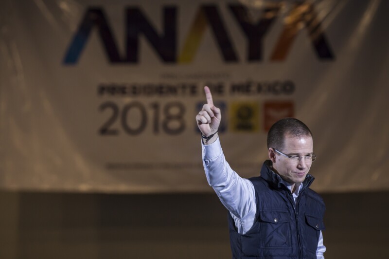 A este son también baila