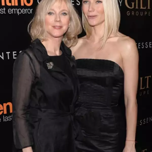 La actriz Blythe Danner con su hija, la guapa y famosa Gwyneth Paltrow.