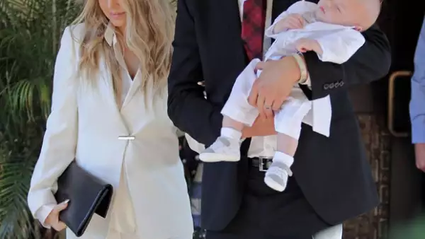 Ayer por la tarde los padres de Axl Jack acudieron a una iglesia de Los Ángeles para realizar este sacramento a su primer hijo.