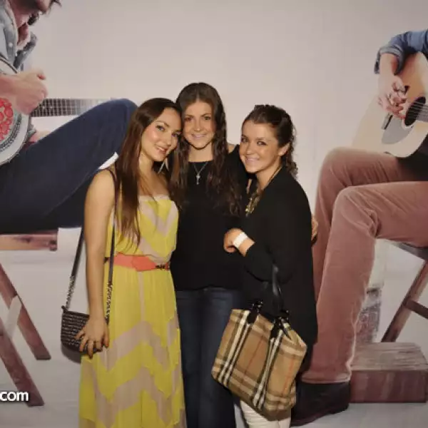 Mariana Martín con Moni y Gaby Rizo