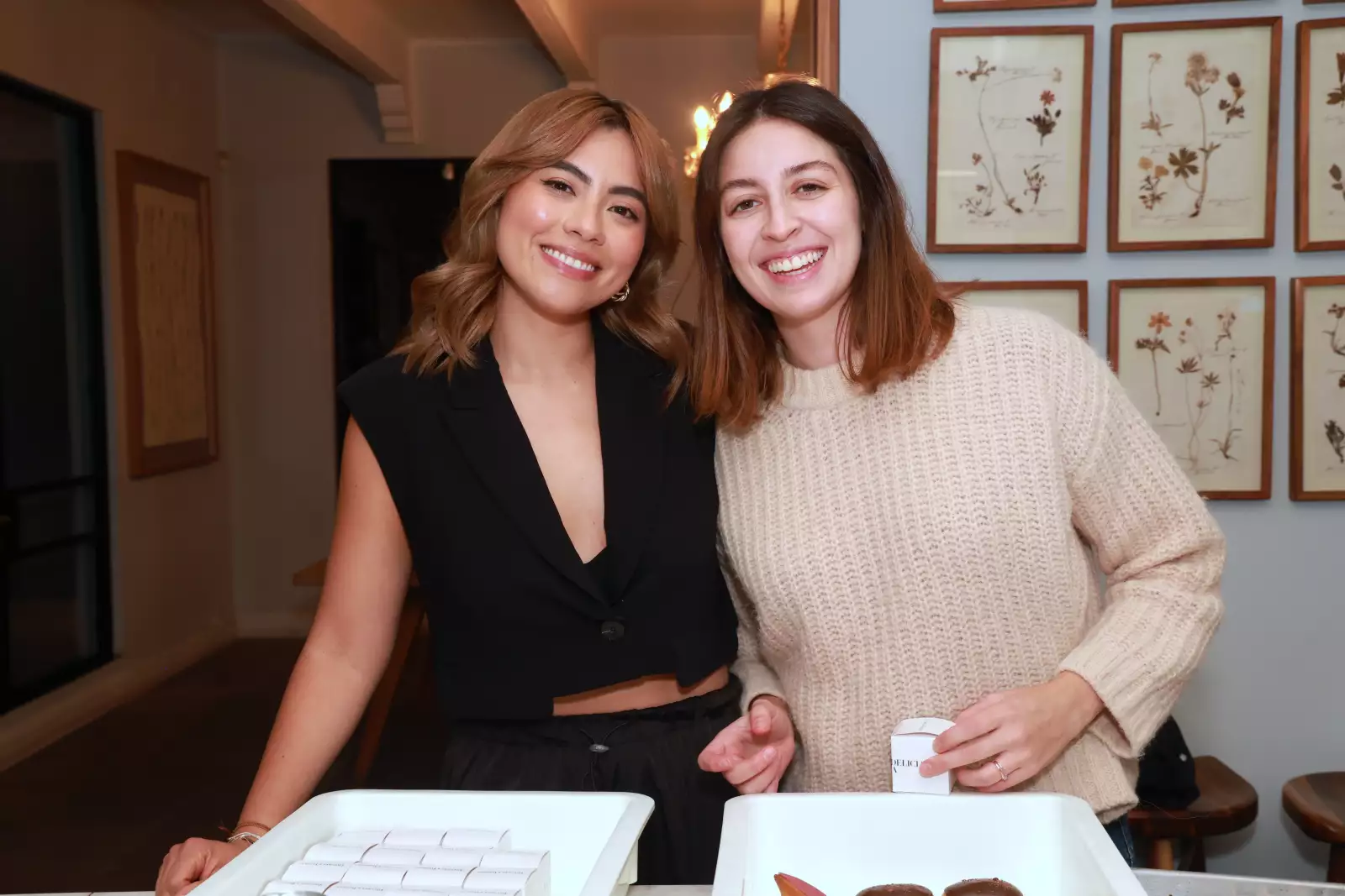 Nat Chávez y Sofía Cortina