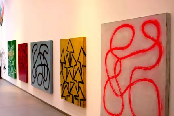 Estos son sólo alguno de los cuadros que presentan en su galería.