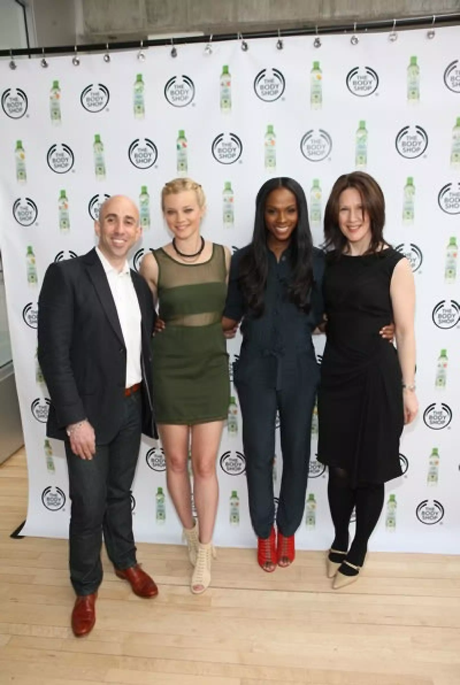 Richard Degnan, Amy Smart, Tika Sumpter y Shelley Simmons.