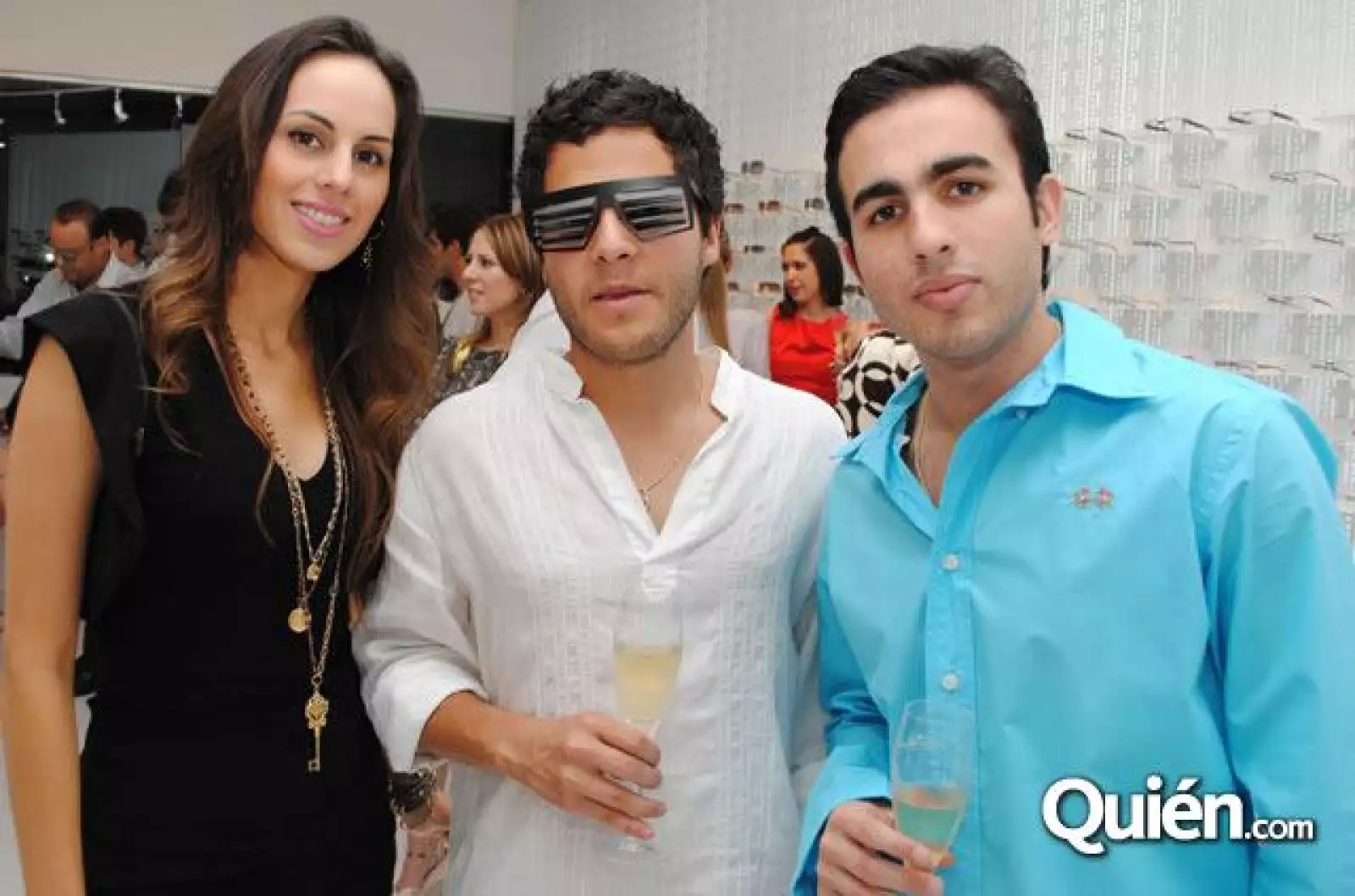 PRESENTACIÓN DE MYKITA