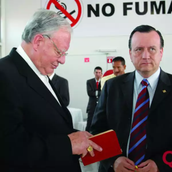 Cardenal Juan Sandoval Iniguez, Ernesto Espinoza Guarro