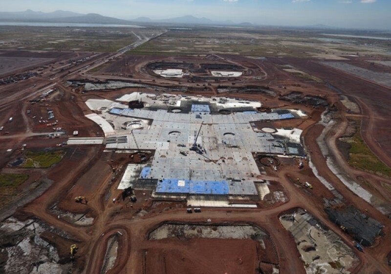 Resultado de imagen para aeropuerto santa lucia