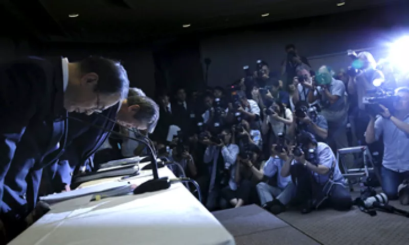 Los directivos de la empresa al final de la conferencia de prensa de este martes. (Foto: Reuters )