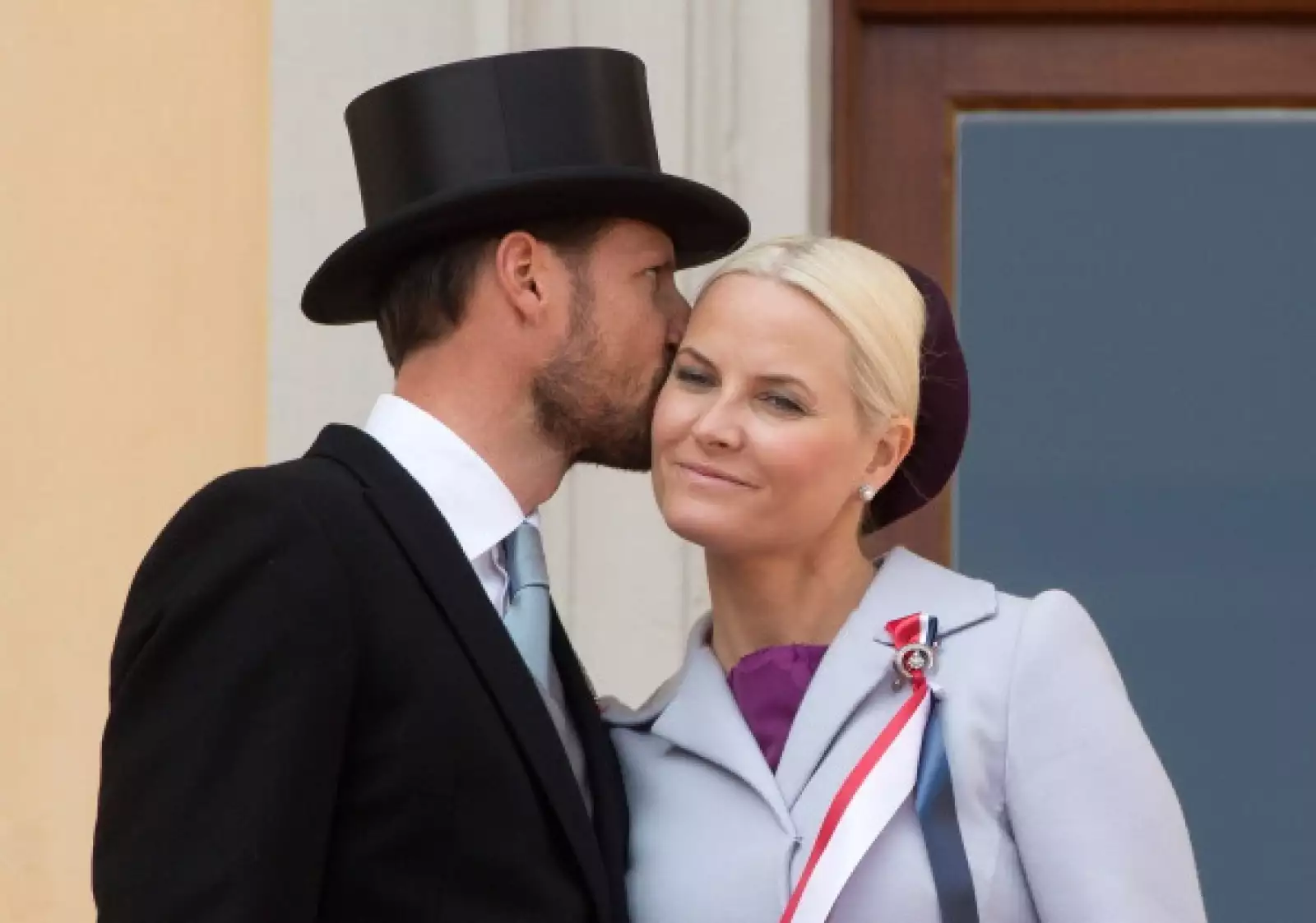 Mette-Mariy y Haakon cariñosos a pesar de los rumores. Un amor que surgió a primera vista.