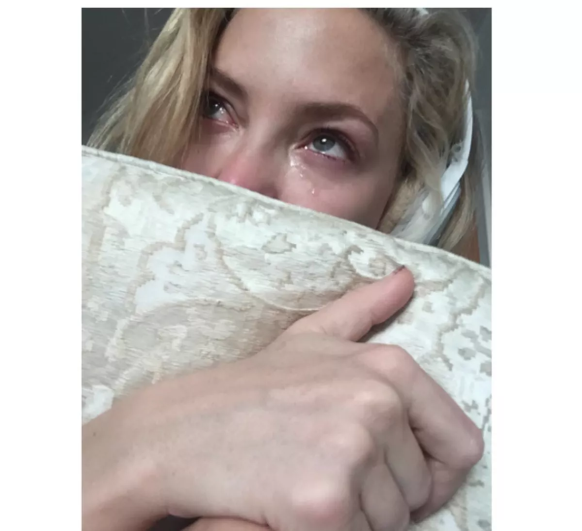 La actriz lloró al escuchar la canción de Adele.