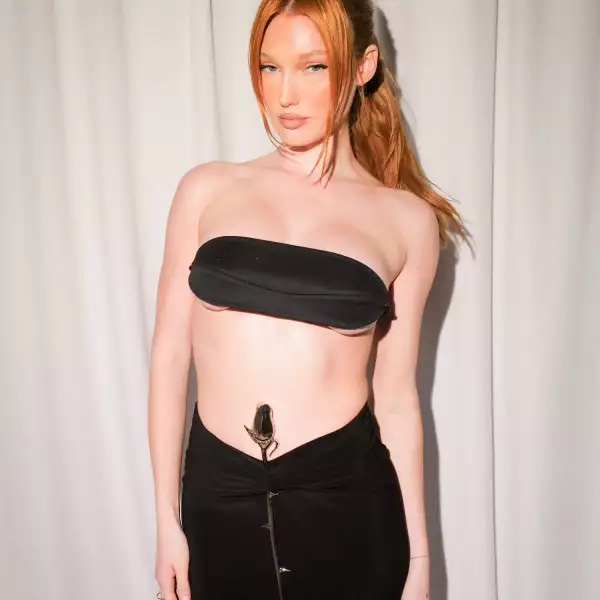 APRESMET 2: PRESENTED BY CARLOS NAZARIO, EMILY RATAJKOWSKI, FRANCESCO RISSO, PALOMA ELSESSER, RAUL LOPEZ, RENELL MEDRANO AND WSA