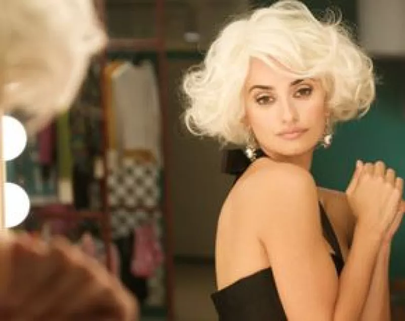 El más reciente filme de Pedro Almodóvar, muestra una historia de amor y desamor, impregnada de fatalidad, celos, abuso de poder, traiciones y complejos de culpa.