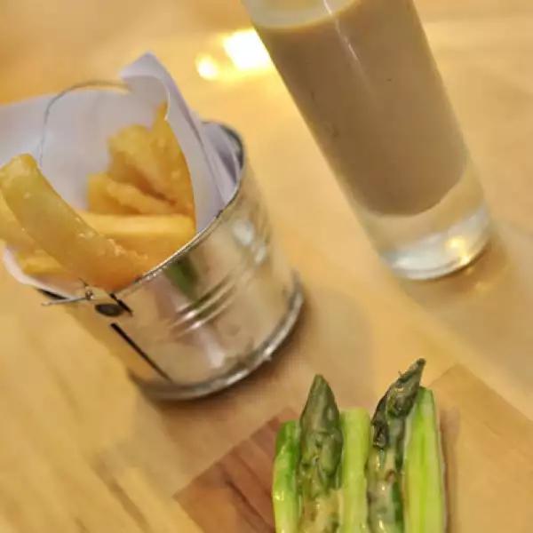 Amuse Bouche,Castañas,Espárragos,Holandesa,Papas y Trufas