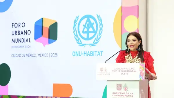 Clara Brugada, jefa de Gobierno de la Ciudad de México, habla sobre el Foro Urbano Mundial. 
