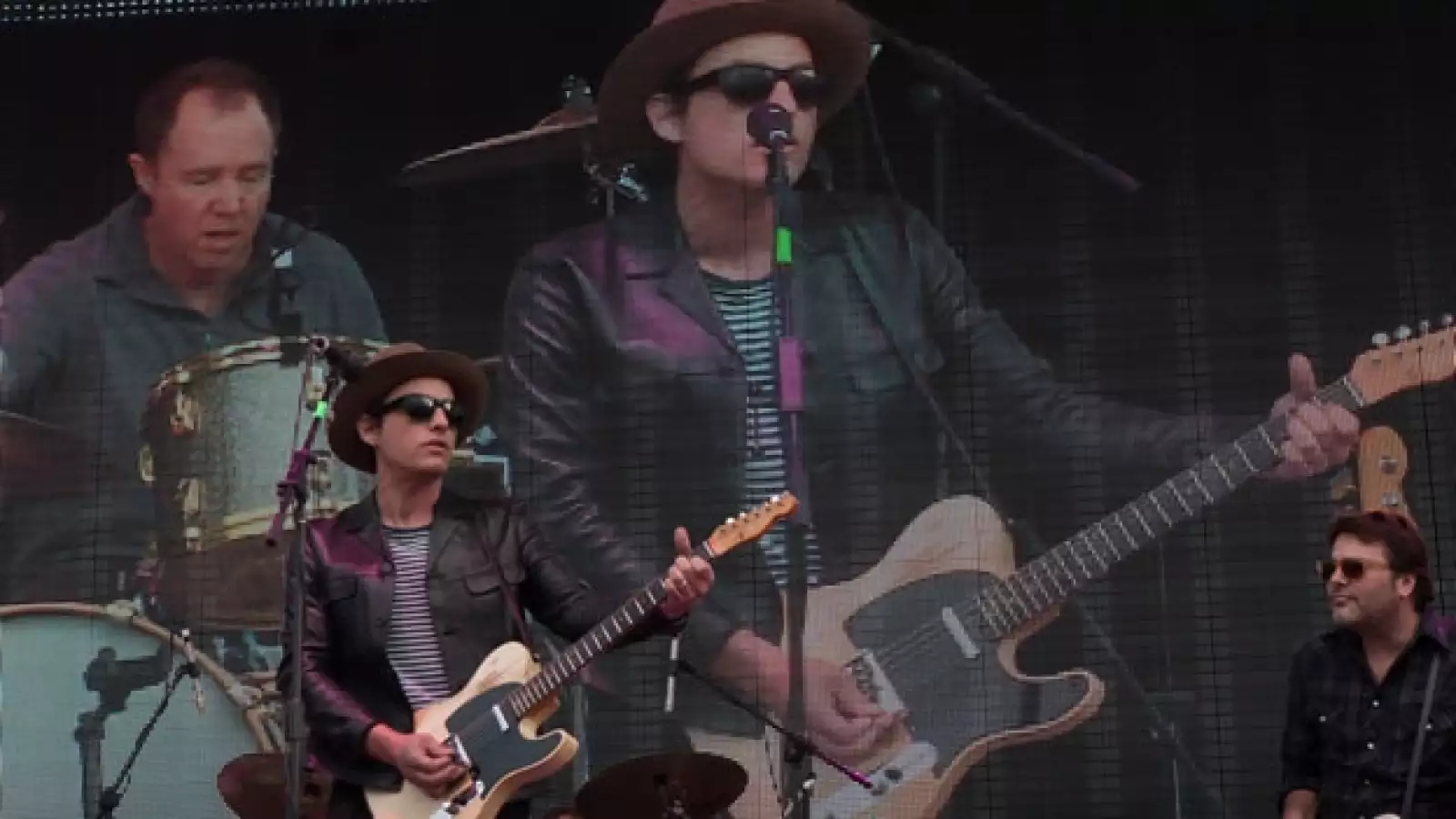 Músicos y aficionados asisten al Corona Capital