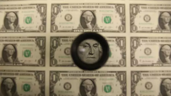 El dólar interbancario cotiza en 17.38 pesos