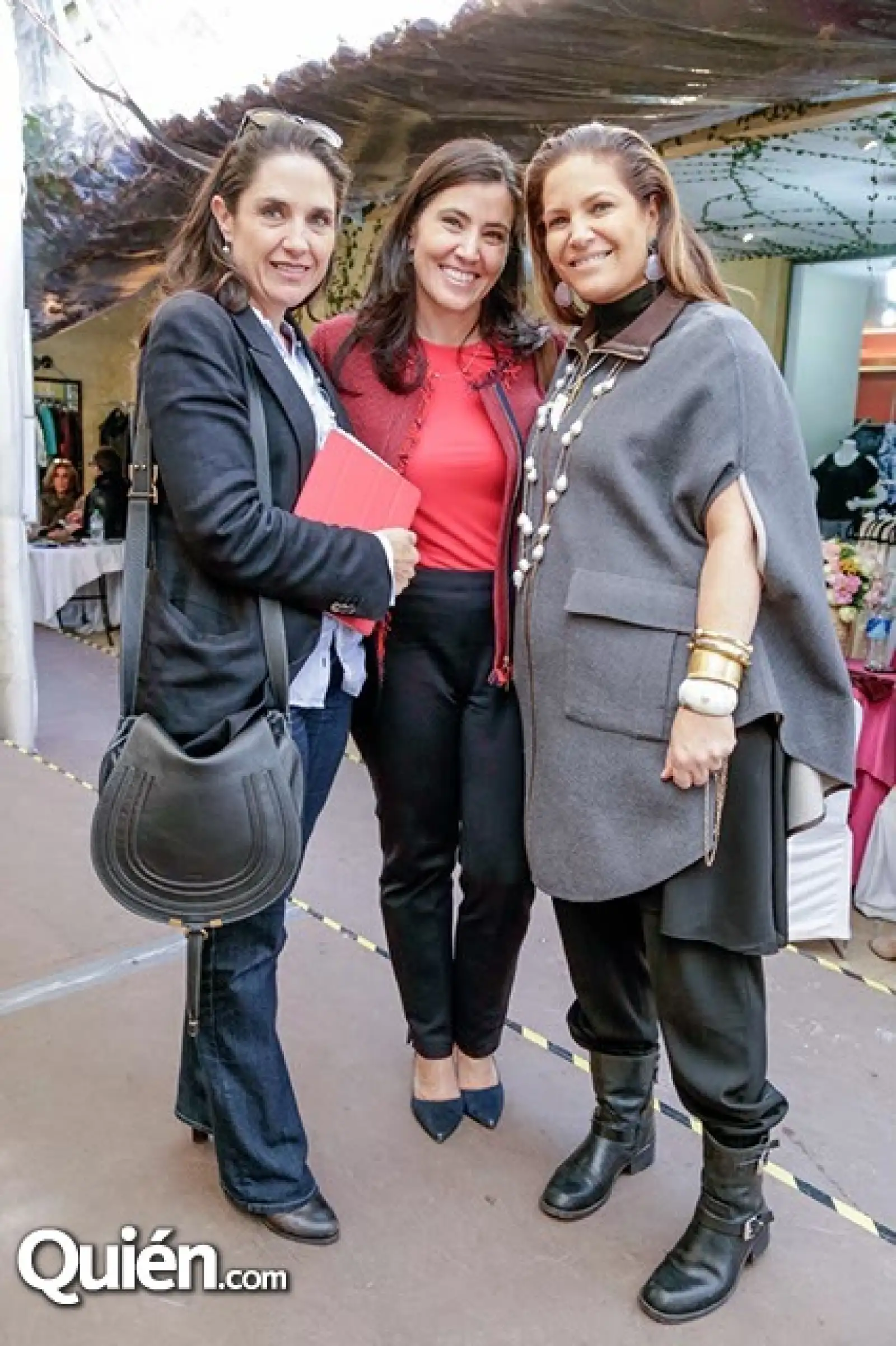 Sara Angoitia, Alicia Lebrija y Leslie Fastlich