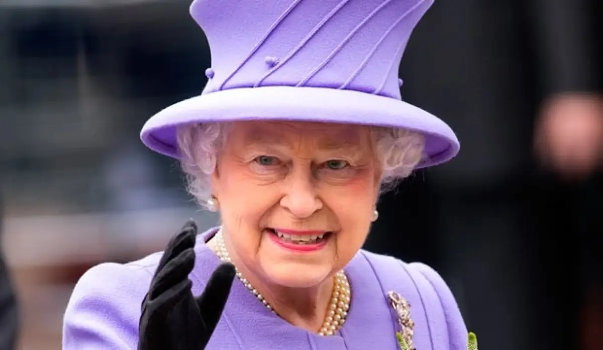REINA ISABEL II