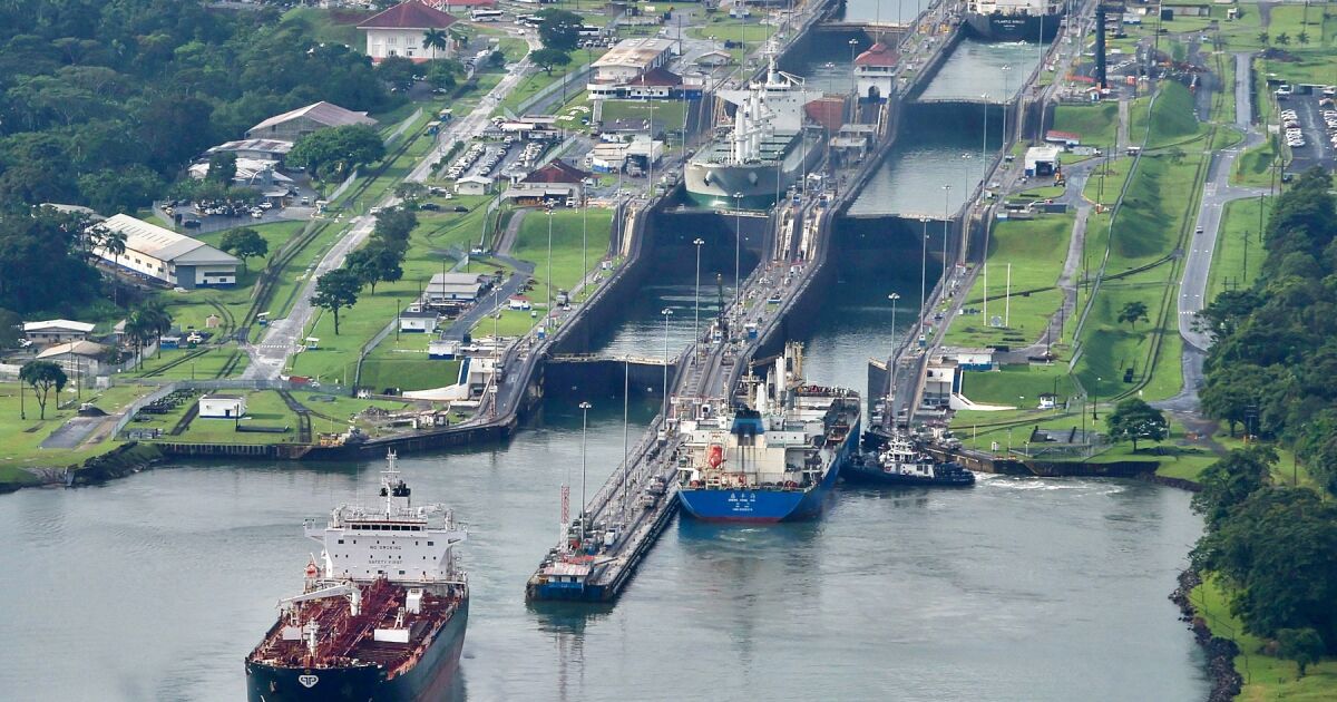 ¿Qué pasa en el Canal de Panamá y por qué China disputa el control de sus puertos?

China exige a las navieras europeas Maersk y MSC que suspendan sus operaciones en los puertos de Balboa y Cristóbal, actualmente bajo disputa legal.