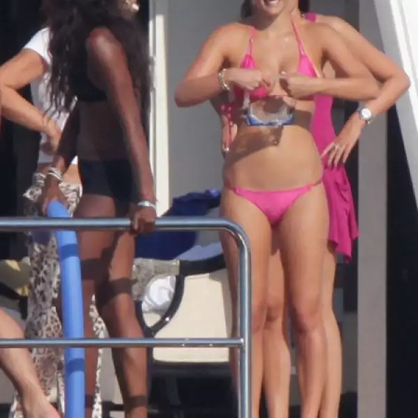 Rafaeli ha estado acompañada de su novio Leo Di Caprio, pero esta vez el brillo por sus asusencia.