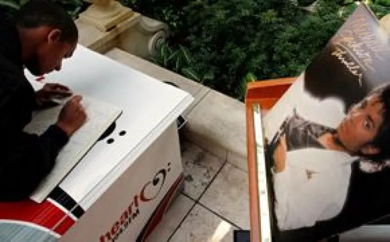 El cantante tenía una montaña de grabaciones inéditas en la bóveda de seguridad cuando murió, las cuales de seguro son esperadas en el mercado por sus admiradores para seguir disfrutando de su ídolo