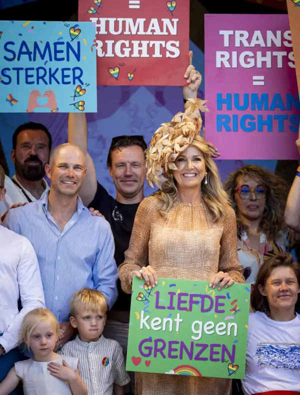 La reina Máxima de Holanda da el banderazo de salida al WorldPride en Amsterdam