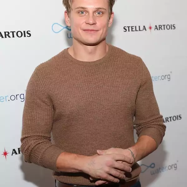 Billy-Magnussen-Aladdin