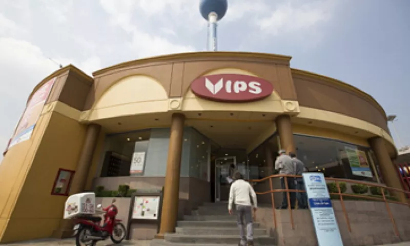 Grupo Alsea pagará a Walmart 8,200 millones de pesos por su cadena de restaurantes Vips. (Foto: Archivo)