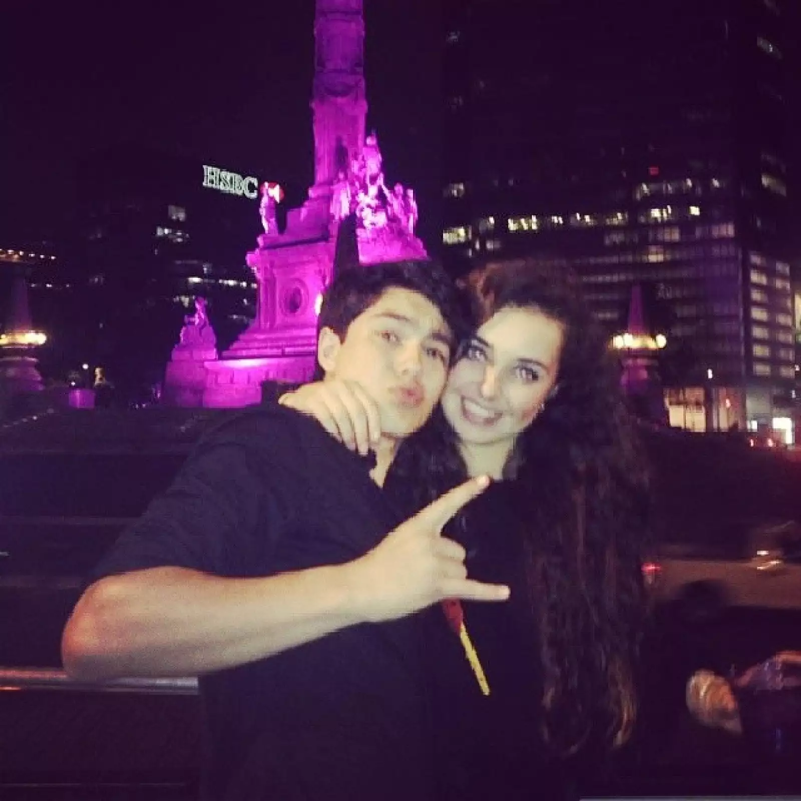 Sergio y Andrea en el Ángel de la Independencia.