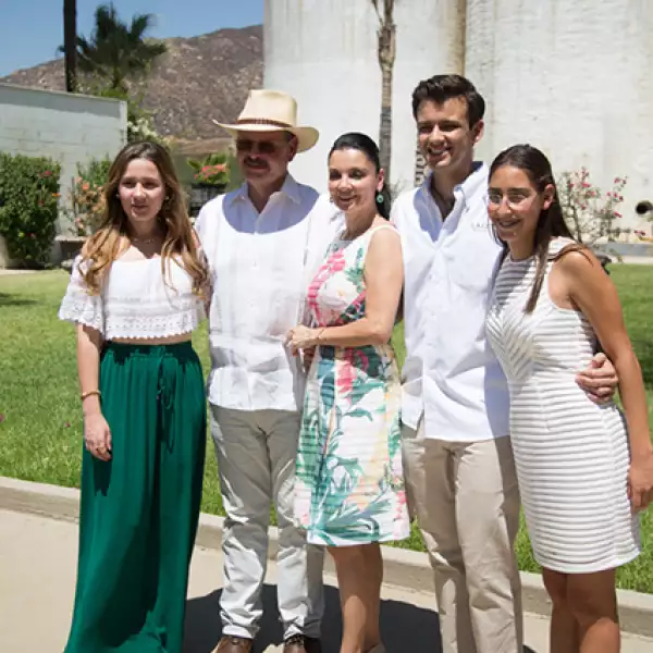 Denisse, Luis, Mónica, Luis y Mónica Cetto