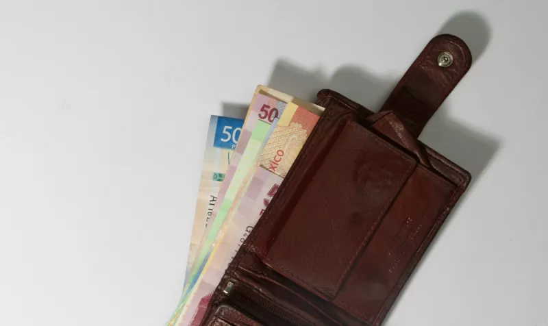 Los rendimientos de los Cetes aún duplican a la inflación, pero solo en uno de los plazos 