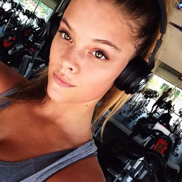 Nina también es amante de las selfies durante el workout. ¡Lo bueno es que se ve guapísima!