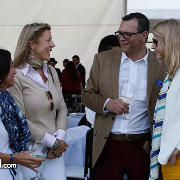 Kathy Bianchi,Lisa Gordillo,Bruce James y Nikki Wilson