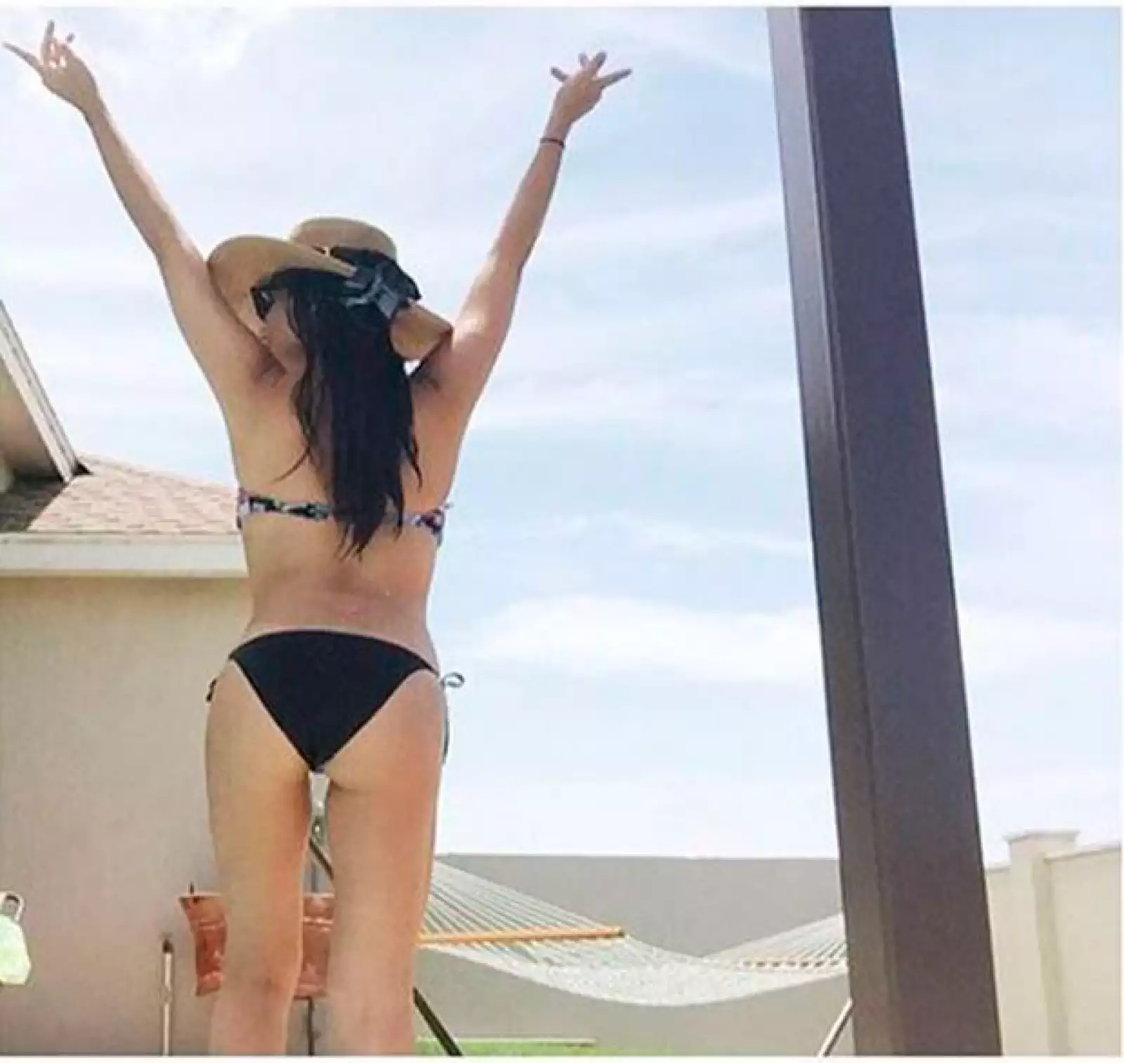 Ana Brenda celebró el día junto a su familia en Texas y desde allá compartió esta sexy foto.