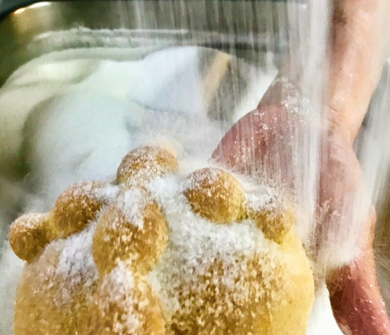 pan-de-muerto-mostaza.jpg