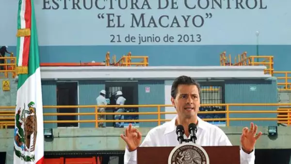 Inauguraci�n el Macayo