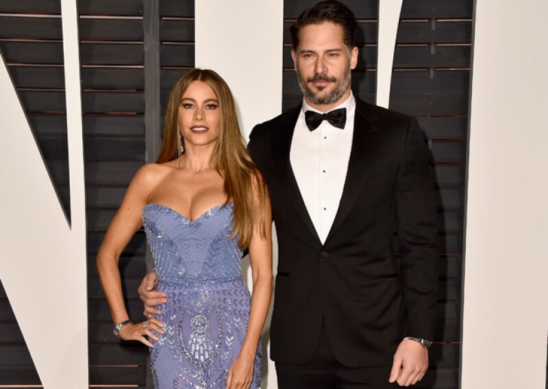 Sofía Vergara y su prometido acudieron juntos al after party de Vanity Fair por la entrega del Oscar.