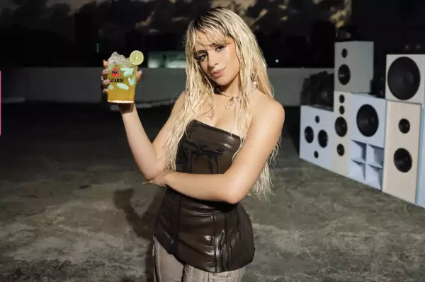 Camila Cabello es la nueva imagen global de Bacardí.