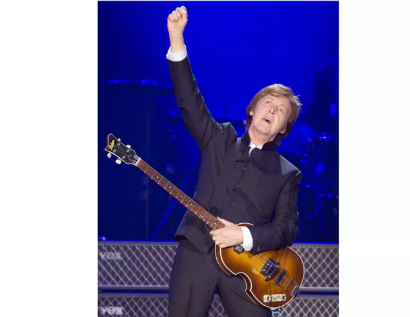 El ex Beatle se presentará la plaza principal de la Ciudad de México el próximo 10 de mayo, informó el jueves Marcelo Ebrard, jefe de Gobierno del Distrito Federal, a través de Twitter.